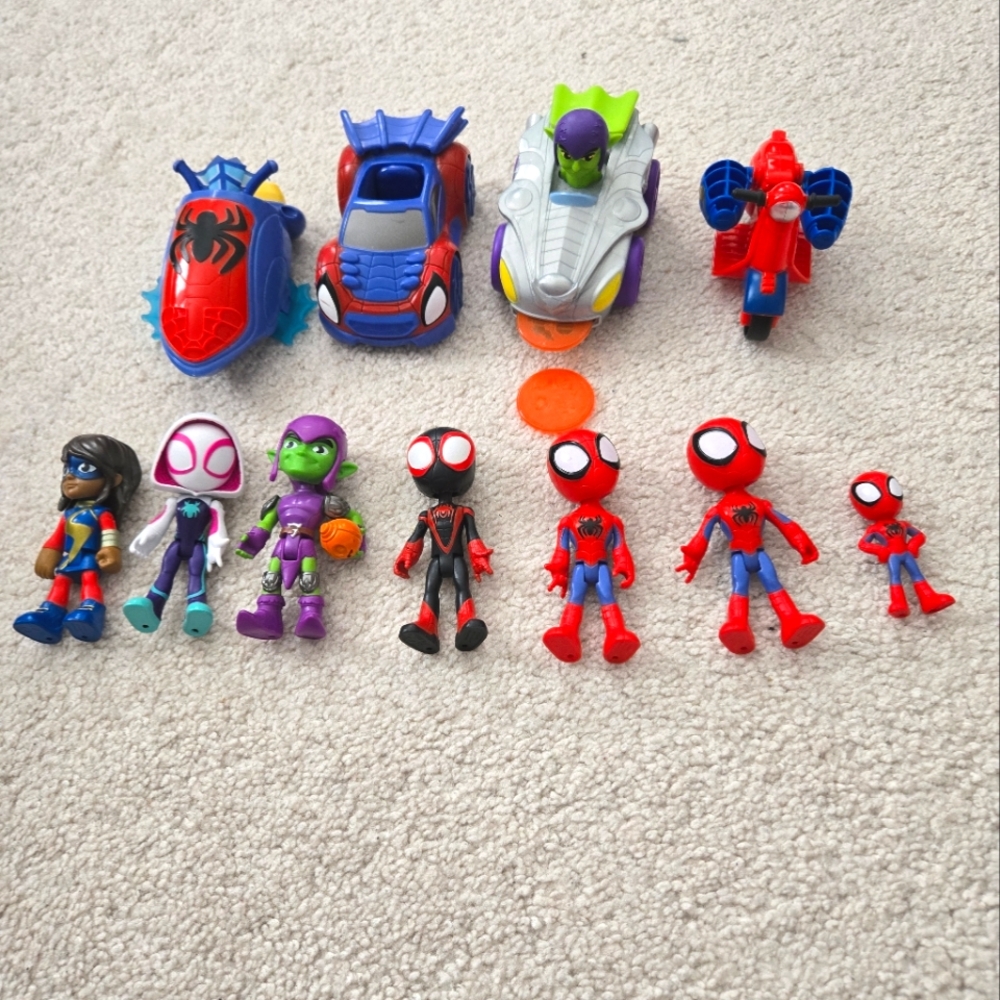 LOT of Spidey & His Amazing Friends figures and Vehicles